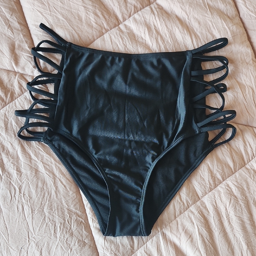 2/$15🔥Strappy Bikini Bottoms